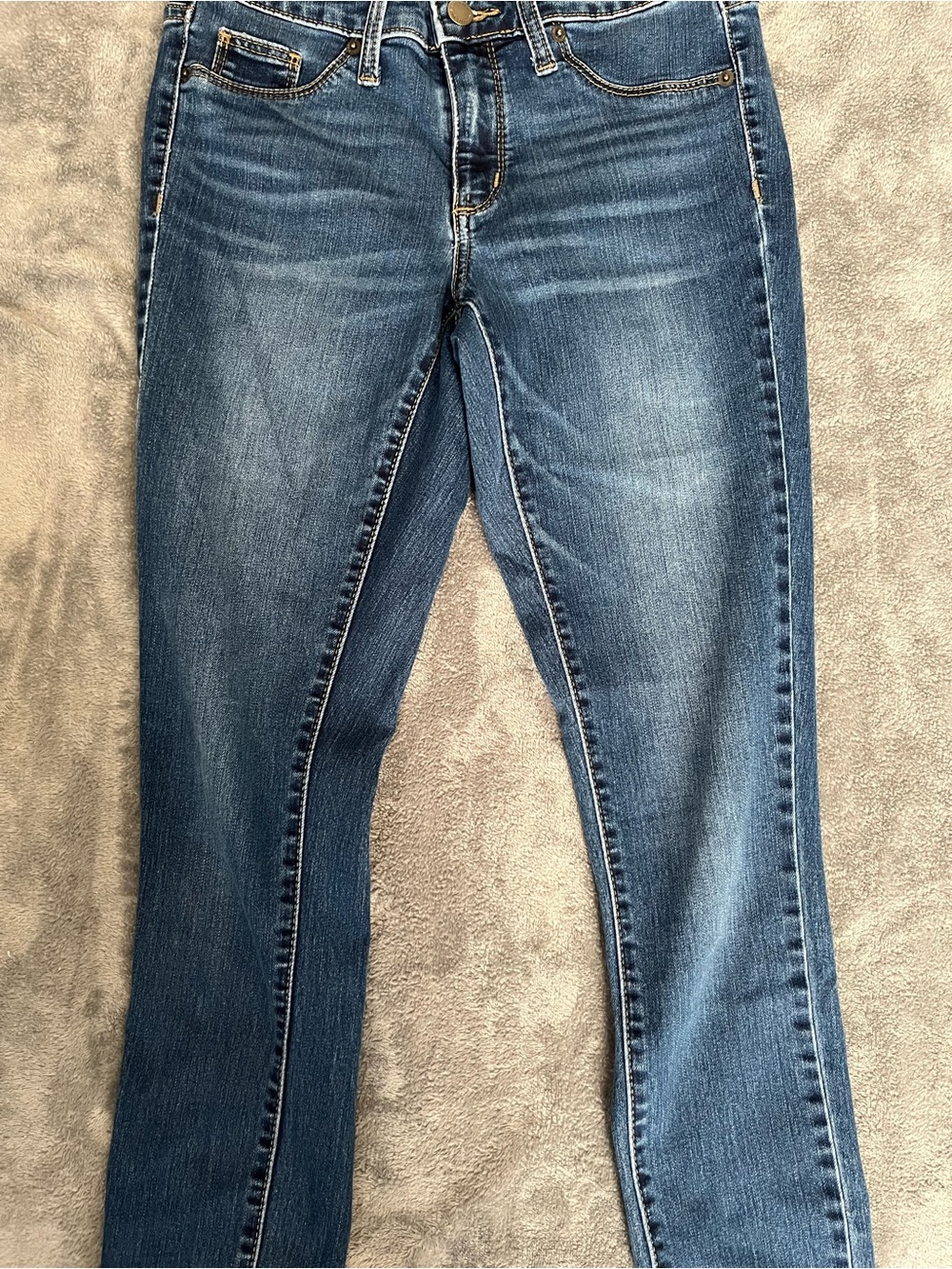 Universal Thread Women's Skinny Jeans in Medium Blue Wash